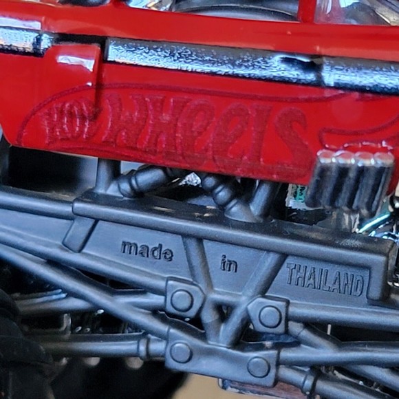 Hot Wheels 2019 Monster Trucks - Dodge Charger R/T 1:64 Scale‎ Die-Cast M… - Picture 8 of 9